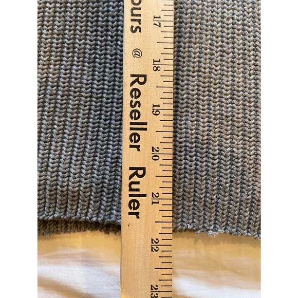 Torrid Womens Round Neck Size 5 Sweater Gray with Red Trim 60/40 Cotton/Acrylic - Picture 1 of 15